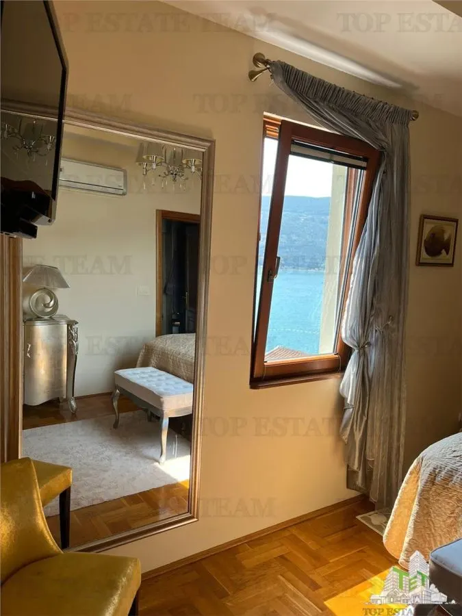 Apartment for Sale in Herceg-Novi, Montenegro - foto 5