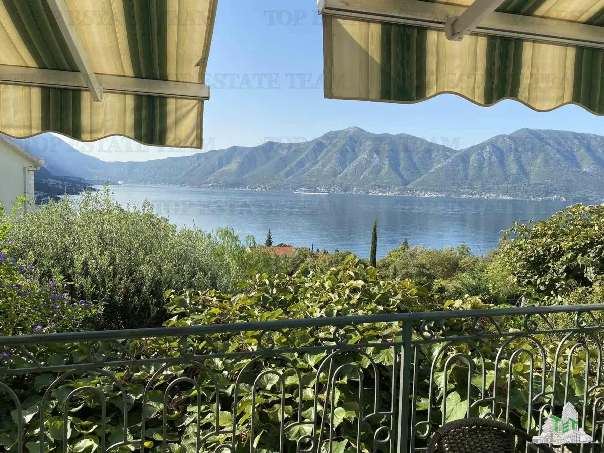 Apartment for Sale in Kotor, Montenegro - foto 1