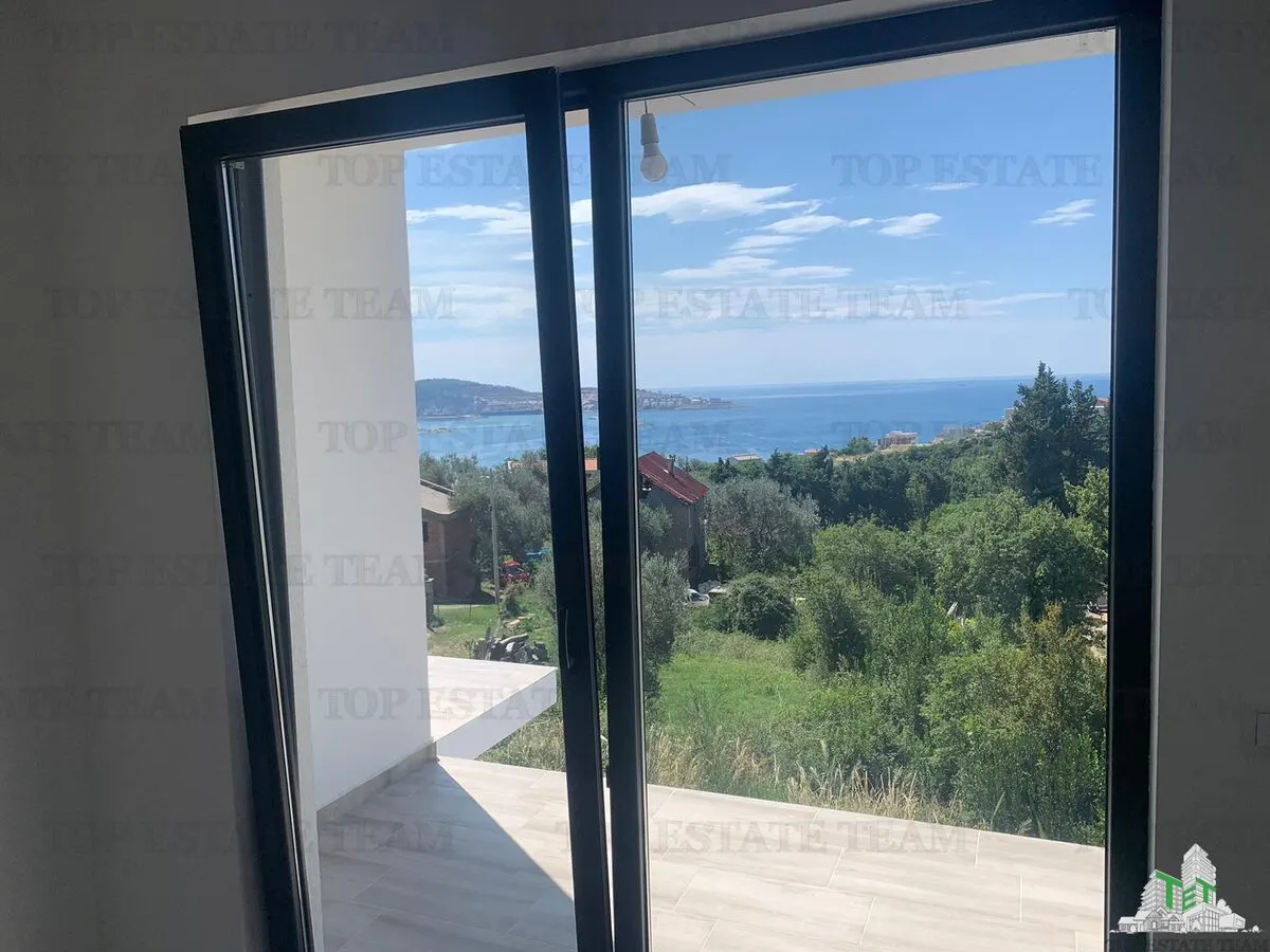 Villa for Sale in Bar, Montenegro - foto 1
