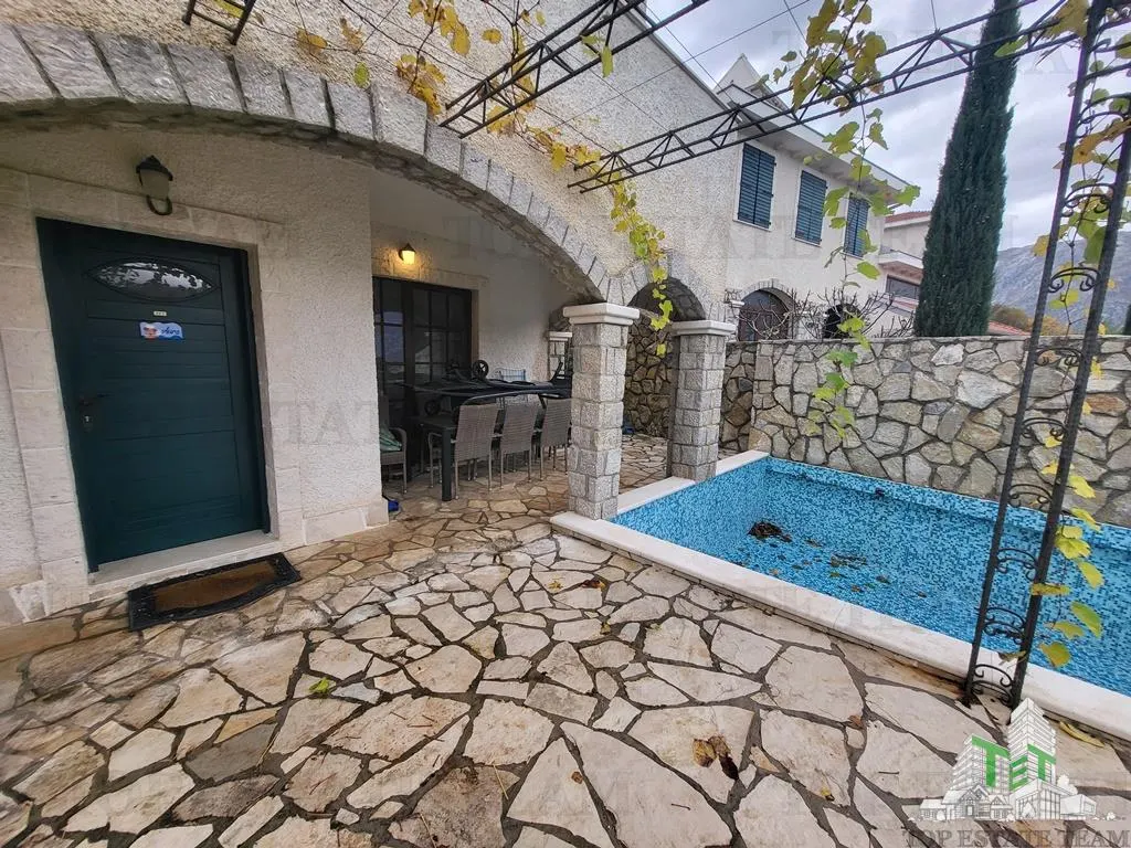 Apartment for Sale in Kotor, Montenegro - foto 14
