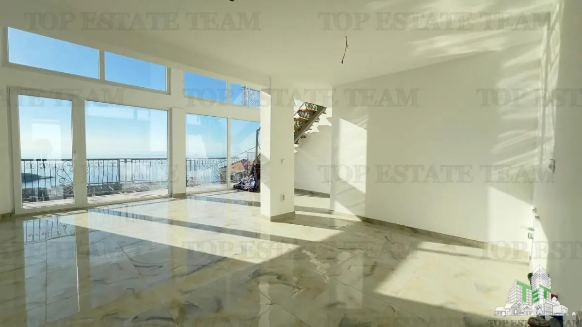 Apartment for Sale in Bar, Montenegro - foto 1