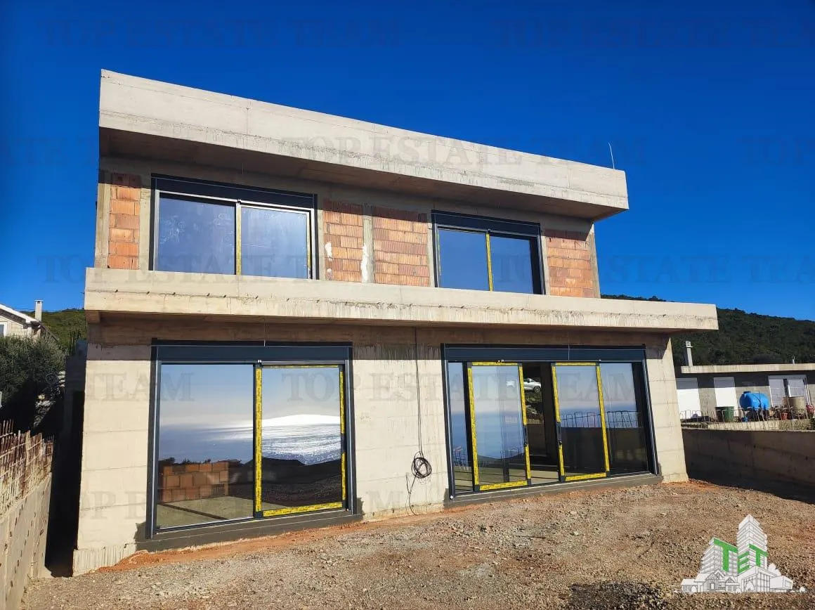 Villa for Sale in Kotor, Montenegro - foto 1