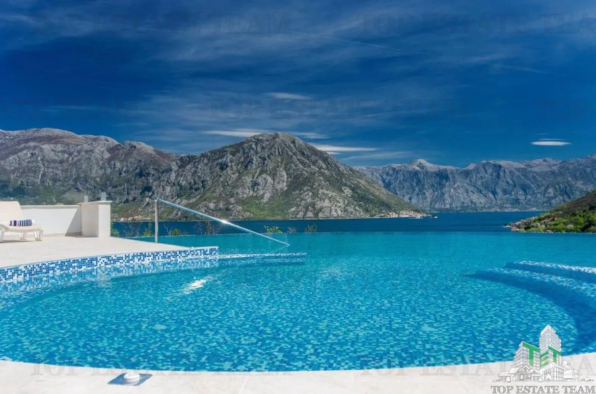 Apartment for Sale in Kotor, Montenegro - foto 1