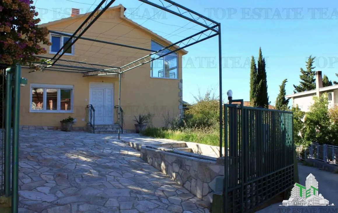 Villa for Sale in Bar, Montenegro - foto 5