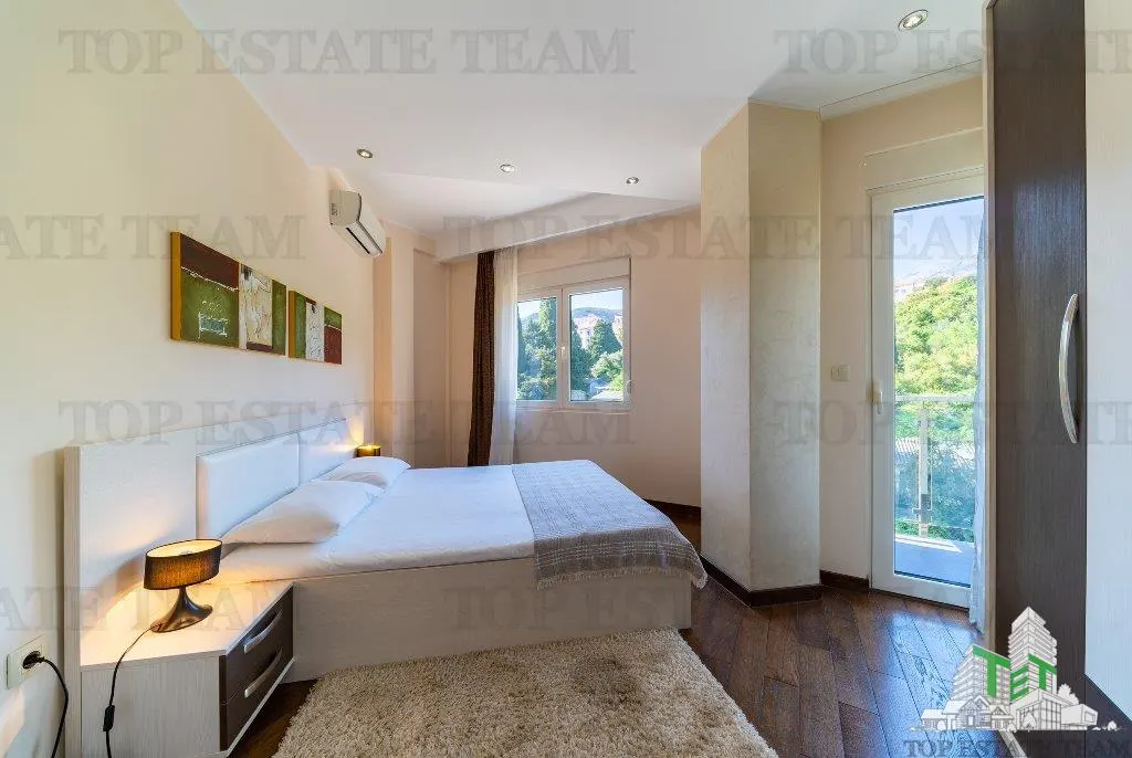 Apartment for Sale in Budva, Montenegro - foto 6