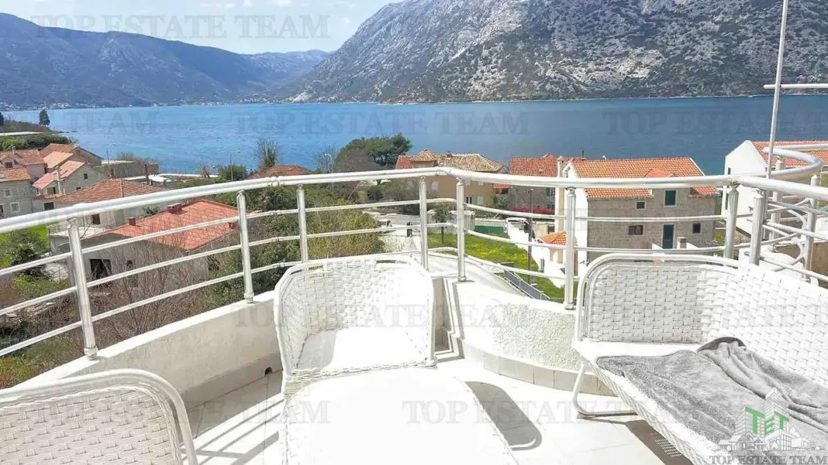 Apartment for Sale in Kotor, Montenegro - foto 4