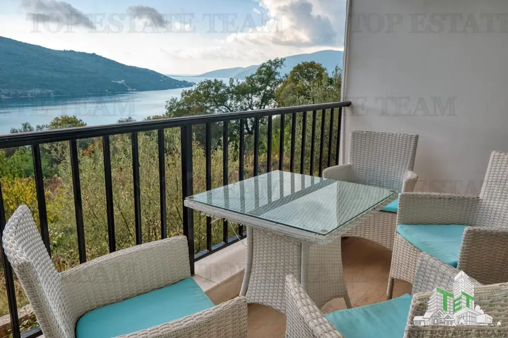 Apartment for Sale in Herceg-Novi, Montenegro - foto 10