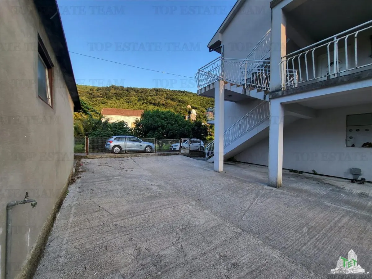 Villa for Sale in Herceg-Novi, Montenegro - foto 12