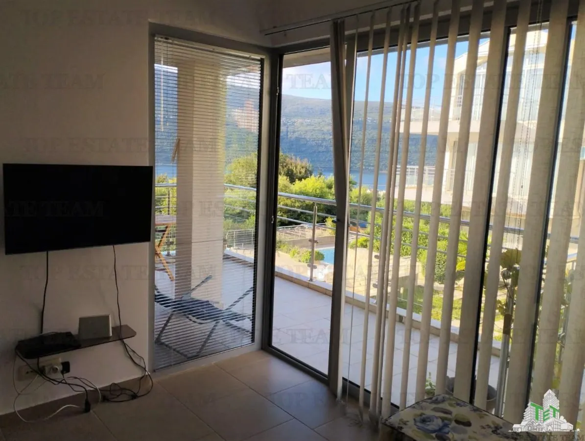Apartment for Sale in Herceg-Novi, Montenegro - foto 12