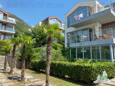 Apartment for Sale in Herceg-Novi, Montenegro - foto 3