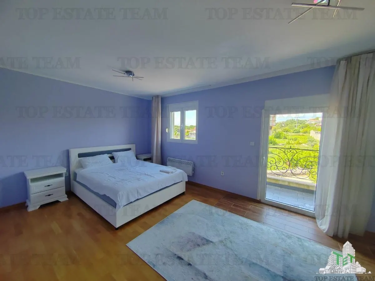 Apartment for Sale in Kotor, Montenegro - foto 4