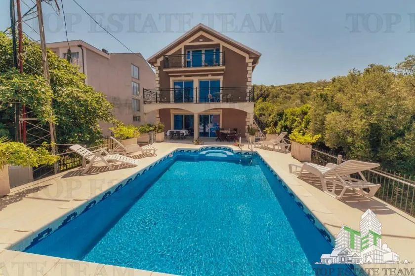 Villa for Sale in Tivat, Montenegro - foto 3