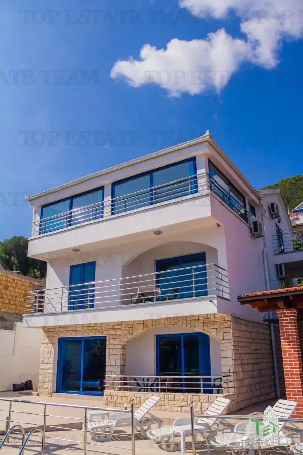 Villa for sale in Herceg-Novi, Montenegro - foto 4