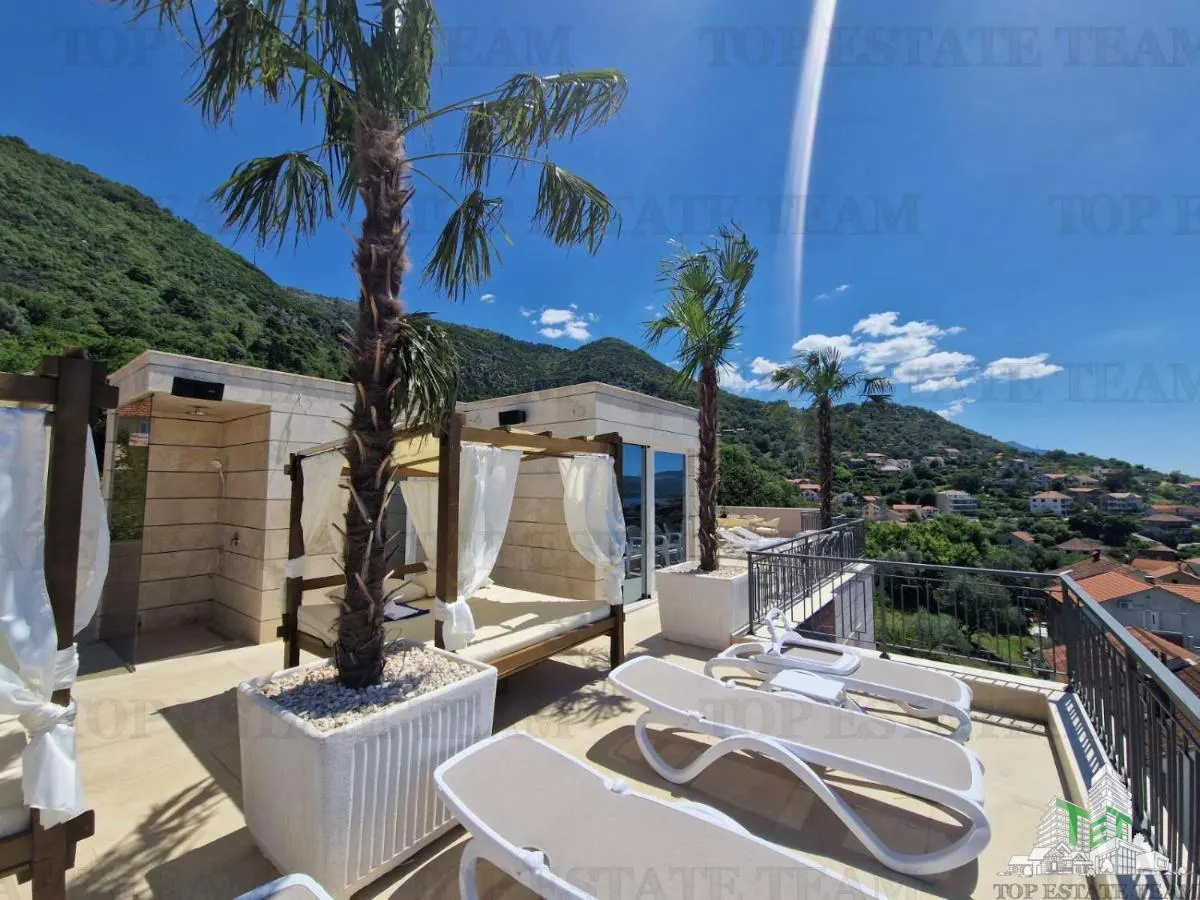 Apartment for Sale in Tivat, Montenegro - foto 10