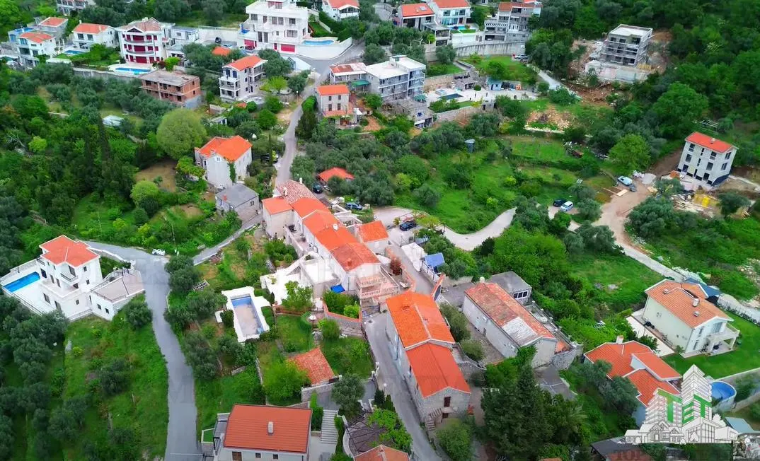 Building Land for Sale in Budva, Montenegro - foto 1