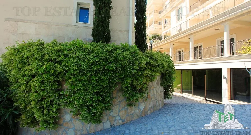 Apartment for Sale in Herceg-Novi, Montenegro - foto 3