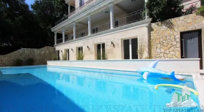 Apartment for Sale in Herceg-Novi, Montenegro - foto 6