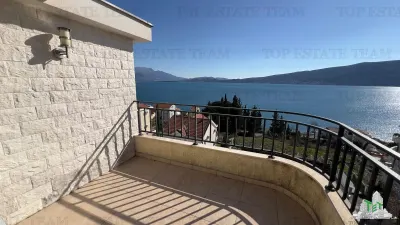 Apartment for Sale in Herceg-Novi, Montenegro - foto 2